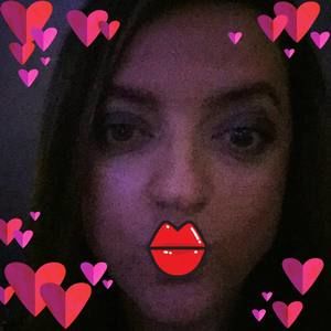 Meet your Posher, Zeina